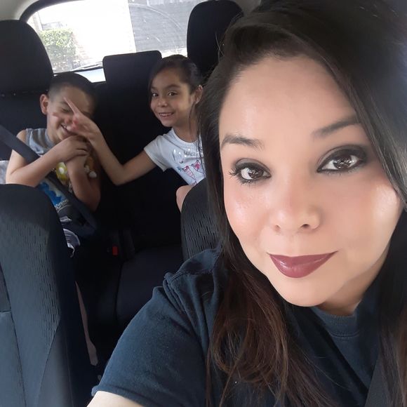 Meet your Posher, April - Picture 1 of 1